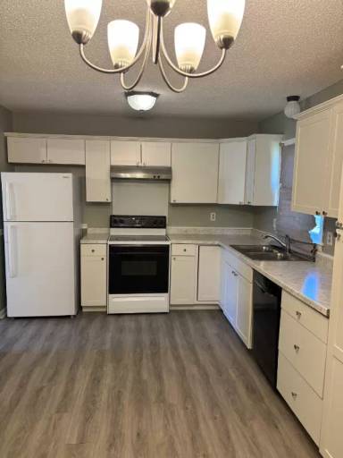 Main picture of 661 Colebrook Dr