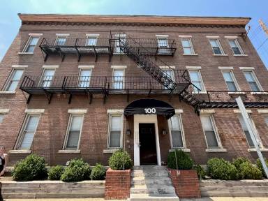 Main picture of 100 S 22nd St