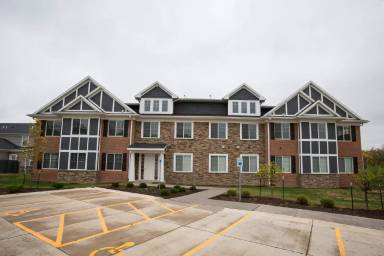 Main picture of 1375 N Dodge St