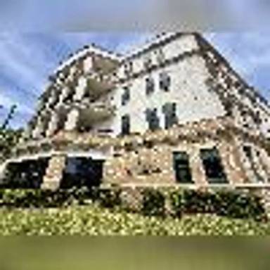 Main picture of 1661 Riverside Ave