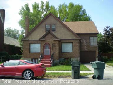 Main picture of 131 N 10th Ave