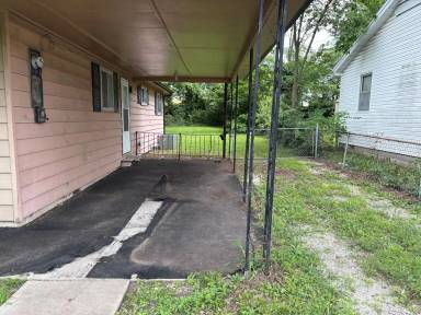 Main picture of 2426 N Delaware Ave