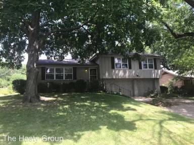 Main picture of 8707 Ward Pkwy