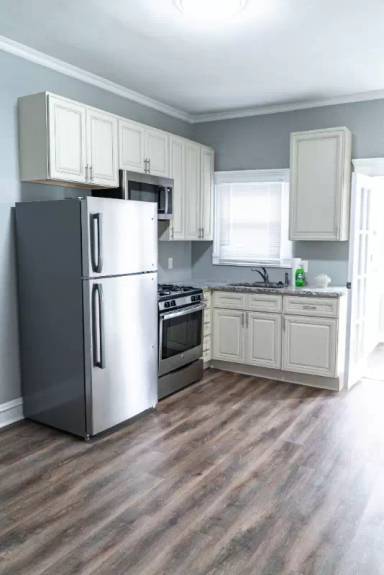 Main picture of 803 Brooks Ln