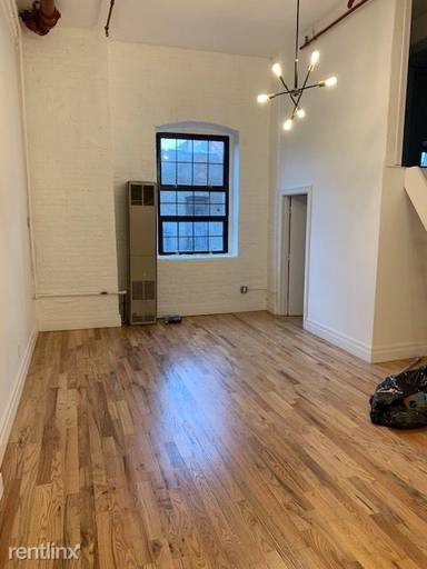 Main picture of 345 Eldert St