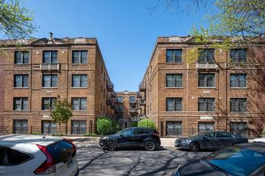 Main picture of 920 W Oakdale Ave