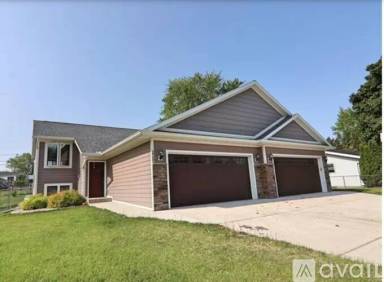 Main picture of 2721 Kellogg Ave