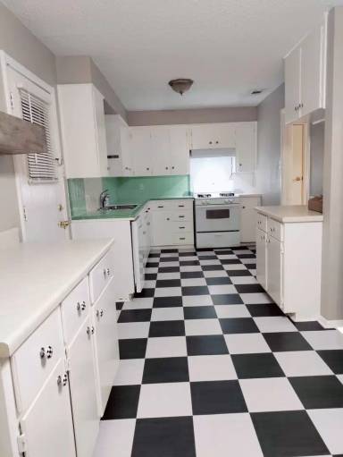 Main picture of 3304 Heather Ln