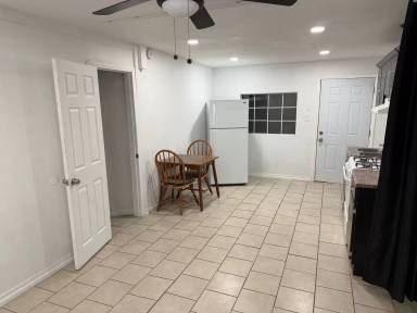 Main picture of 839 W Orange Ave