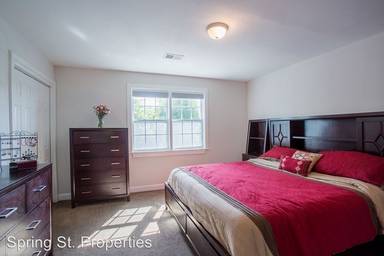 Main picture of 372 N Nassau St