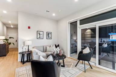 Main picture of 6910 Ridge Ave