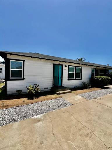 Main picture of 2782 Jefferson St