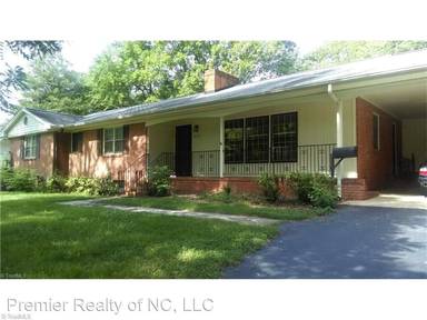 Main picture of 2724 Tudor Rd