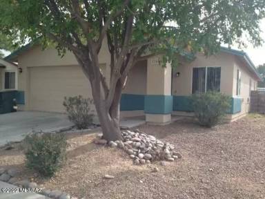 Main picture of 5248 S Linnet Ave