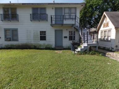 Main picture of 809 E 17th St