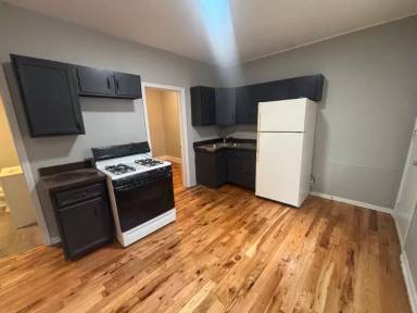 Main picture of 3836 S Sacramento Ave