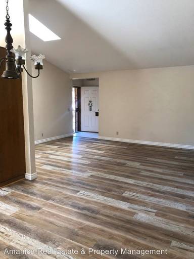 Main picture of 12774 Willow Tree Ave