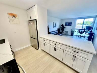 Main picture of Pacific Isle Condominiums