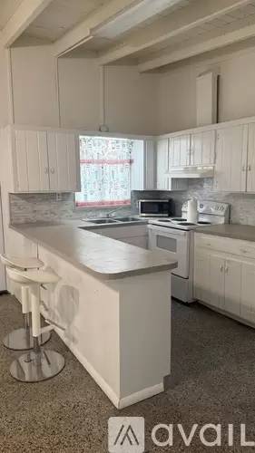 Main picture of 22 1st Ave