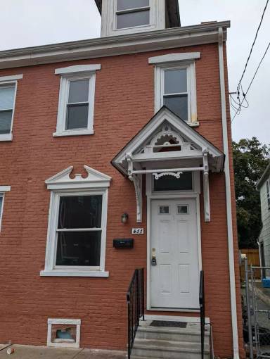 Main picture of 411 Walnut St