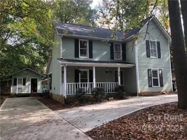 Main picture of 7348 Oakwood Ln