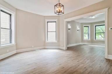 Main picture of 3240 W Evergreen Ave