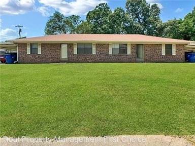 Main picture of 2702 Bluff Ave