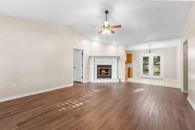 Main picture of 502 Hyde Park Dr