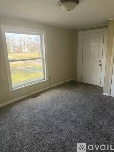 Main picture of 319 W Washington St