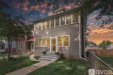Main picture of 2326 Fillmore St NE