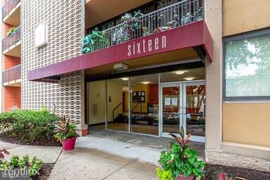 Main picture of West End Condominiums