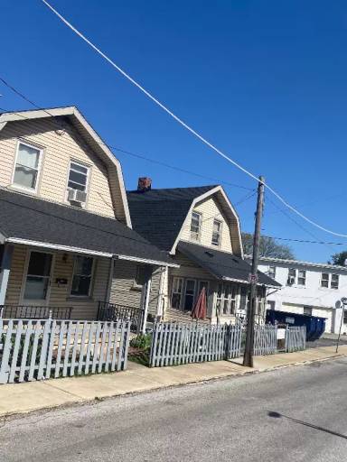 Main picture of 32 N Eberts Ln