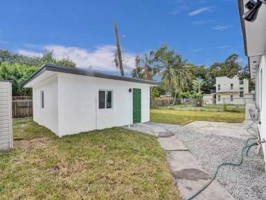 Main picture of 940 SW 28th St