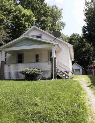 Main picture of 608 E Maywood Ave