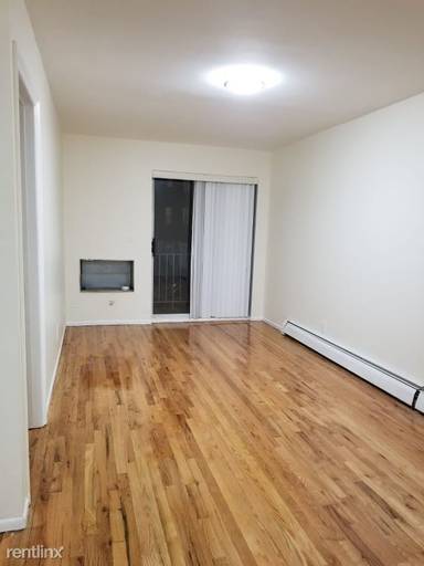 Main picture of 8374 Talbot St