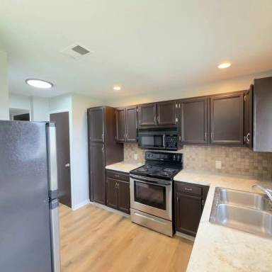 Main picture of 2610 Ardmore St SE