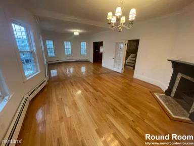 Main picture of 10 Royal St