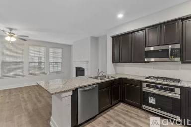 Main picture of 2427 Siskiyou St
