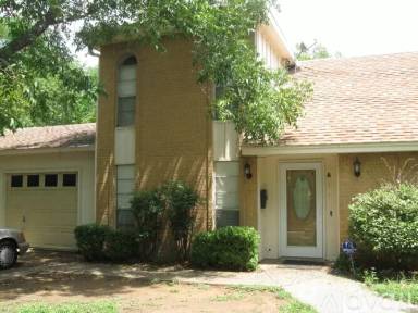 Main picture of 711 W Sanford St