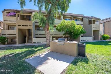 Main picture of Dobson Bay Club Condominiums