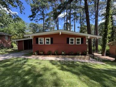 Main picture of 22 Woodcliff Cir