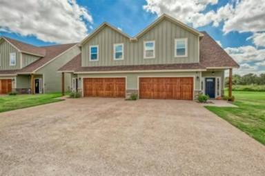 Main picture of 124 Eagle Meadow Dr