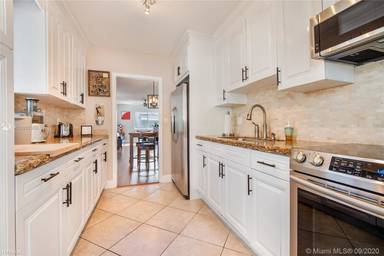 Main picture of 2555 SW 21st Ter