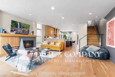 Main picture of 4450 N Michigan Ave