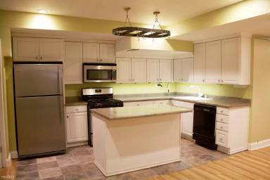 Main picture of 6118 N Neva Ave