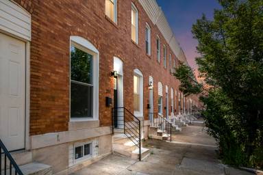 Main picture of 323 S Newkirk St