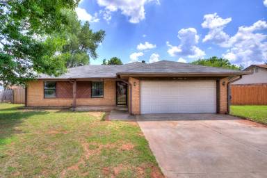 Main picture of 126 W Branches Way