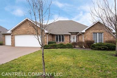 Main picture of 3245 S Ridgewood Ct