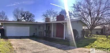 Main picture of Meadowbrook Dr