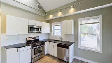 Main picture of 23 Evergreen St